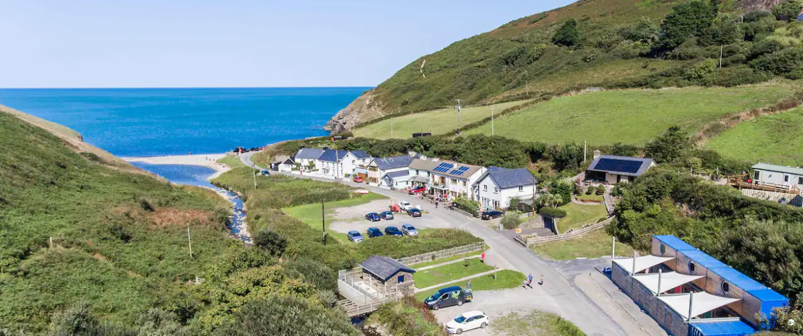 Ty Cwch: Dormire in una Boathouse sulla Costa Gallese