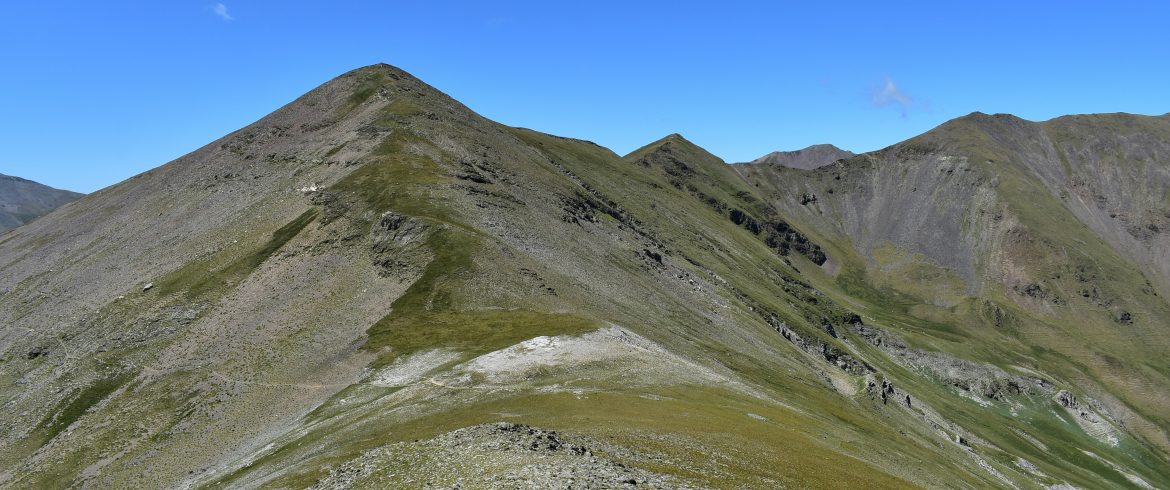 Escursionismo nei Pirenei: perché è diverso dalle Alpi